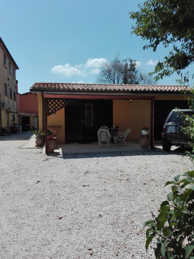 Casa Vacanze Angelica Ostra Vetere Exterior photo